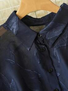 Damen Bluse in Große Größen, Regular Fit, halbdurchsichtiges Blattmuster-Design, Langarm, klassischer Hemdkragen - Blau - Übersicht 3