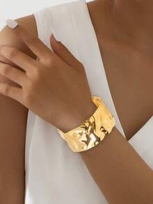 1pc Luxury Wide Textured Minimalist Bangle Bracelet, Suitable For Women's Daily Wear, Parties, And Outings - Concave and Convex Bracelet - View 9