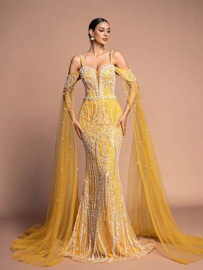 Elegancka żółta długa sukienka imprezowa dla kobiet, fason z odkrytymi ramionami, dzianina z cekinami