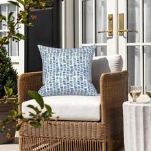 Outdoor/Indoor Throw Pillows, 18x18 Square Pillows With Inserts Bed, Couch, Sofa & Patio Furniture (Set Of 2, Monstera Blue), Decorative Pillows - 鵝卵石藍 - 查看 6
