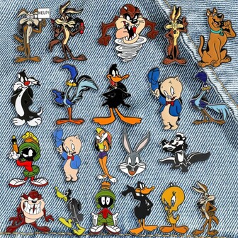 21pcs Classic Cartoon Anime Brooch Set, Personalized Bugs Bunny, Porky Pig Shaped Enamel Pin Metal Badge Jewelry, Clothing & Backpack Accessories Gift For Friends