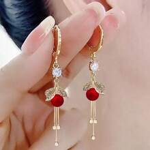 High-End Design, New Red Long Tassel Earrings With Beads And Leaves, Elegant Earrings. - Màu đỏ. - Xem 2