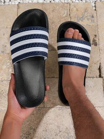 男士经典黑白条纹套脚凉鞋，加厚EVA鞋底，足弓支撑，四季皆宜，室内外皆可穿着。