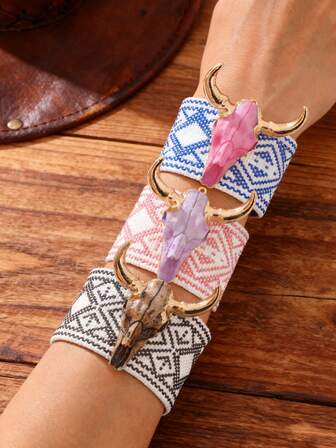 1条Y2K西部牛仔风格彩色合金牛头雕刻马蹄铁十字流苏编织手链，女士款，适合日常出行、约会和派对。优雅的女士礼物，也是情人节送给爱人的理想之选。