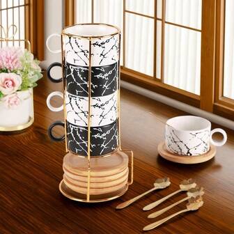 一套包含4个杯子、4个碟子、4个勺子和一个金属架，陶瓷咖啡杯套装，容量约200毫升，适用于咖啡、茶、牛奶、卡布奇诺、冰茶、早餐等，是花园、餐厅、咖啡馆、家庭和办公室的理想礼物，也适合送给家人、朋友和爱人，尤其适合感恩节、万圣节、圣诞节、情人节和新年等节日。