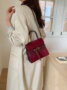 Sac à main carré élégant et minimaliste de style vintage bordeaux, sac bandoulière convenant aux femmes, filles, étudiantes, pour le shopping et les déplacements - Rouge foncé - Voir 5