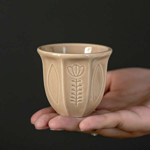 Conjunto de 6 xícaras de café expresso de cerâmica coloridas - xícaras de café elegantes com flores em relevo, xícaras de chá em estilo árabe, xícaras de café turco, presentes de aniversário, Natal, Halloween, Páscoa, Dia das Crianças, uso em casa, escritório ou café, laváveis à máquina e reutilizáveis