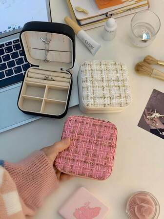 1 smyckeskrin med hundtandsmönster, smyckeorganisatör, mini-smyckeskrin, smyckeförvaringsask, bärbar resesmyckesask, kan förvara ringar, halsband, örhängen etc., sminkask, enkel smyckesask för resor och hemmet, förvaringsask för kosmetiska toalettartiklar, förvaringsask för viktiga presenter, förvaringsask för tillbehör med dragkedja, nagelväska