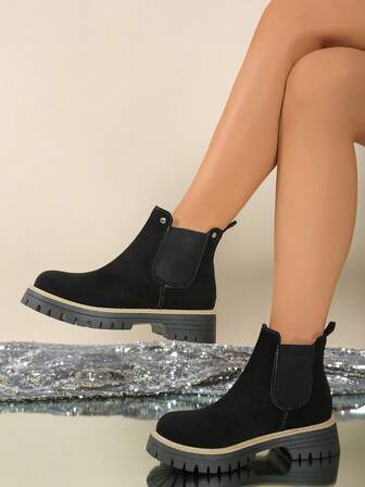 Svarta mocka-chelseaboots med tjock sula, resårband och nitdesign, vintagestil, mångsidiga för vardagskläder och pendling, höst/vinter