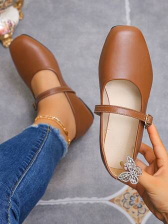 宽楦搭扣时尚方头低跟女式大码平底软底玛丽珍鞋，优雅棕色芭蕾舞鞋，适合日常、通勤和办公穿着，大码，芭蕾舞鞋
