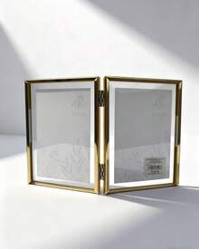 DAIMUS-Marco de Fotos Doble de Metal 10x15cm, Marco Foto Plegable, Diseño Moderna y Elegante, decoración. - Dorado - Ver 2
