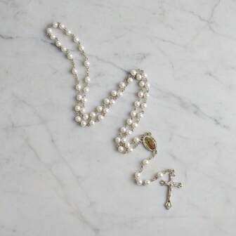 Collar de oración con cruz para mujer, cuentas de rosario, perla falsa plateada, María, adecuado para vacaciones, festivales, Día de la Madre, Día de San Valentín, regalo para mayores y amigos