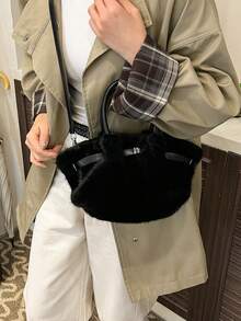 2025秋冬新款毛绒手提包 拼布毛绒包 扇形包 百搭通勤购物包 肩带装饰 女单肩斜挎毛绒包 - 黑色 - 查看 5