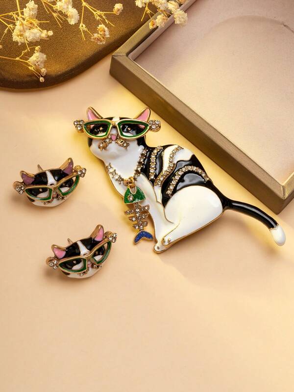 Vintage Black & White Cat Brooch & Earrings Set