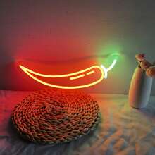 彩色红绿辣椒霓虹灯招牌 - USB供电，适用于厨房、餐厅、服装店墙面装饰 - 开关控制，耐用金属材质，易于墙面安装 - 紅色+綠色 - 查看 6