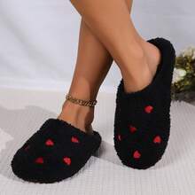 Pantuflas de invierno para mujer, con diseño de bordado de corazón a la moda, suaves y cómodas, cálidas, de punta abierta, ligeras, antideslizantes, pantuflas de felpa interior con suela plana - Negro - Ver 3