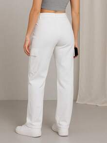 Pantalón Tipo Cargo con Bolsillos Laterales y Botón al Frente. Tela Gabardina Suave y Ligera. - Blanco - Ver 2