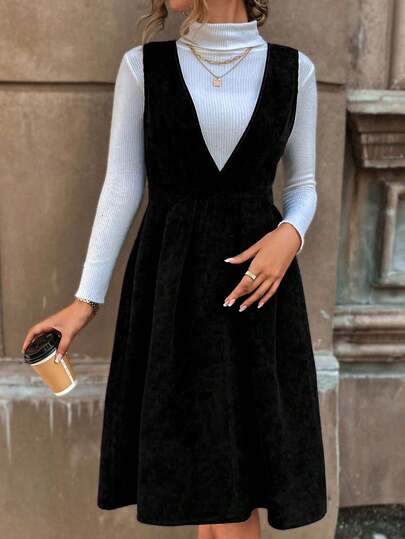 优雅无袖灯芯绒纯色荷叶边连衣裙 大码女式黑色拉链褶皱灯芯绒背带裙 女式纯色修身无袖连衣裙