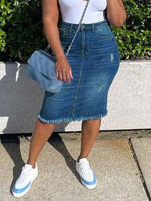Women's Plus-Size Stretchy Slim-Fit Sexy Denim Skirt - Dark Wash - View 2