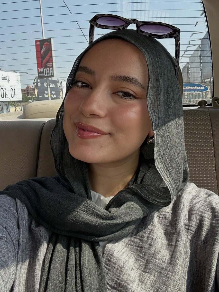 1pc Distressed Solid Color Lightweight Casual Long Scarf/Hijab, Suitable For Daily Use - Black - View 1