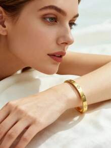 18K镀金不锈钢幸运花手链，情人节送给她的贴心礼物