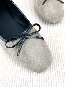 Scarpe da donna con punta quadrata, in materiale velluto con bordo a contrasto di colore, decorazione con fiocco, scarpe slip-on piatte adatte per tutte le stagioni, stile elegante francese semplice, moda retrò, ballerine leggere - albicocca - Visualizzare 7