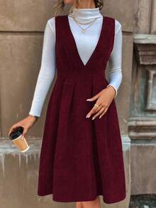 Elegante vestido de peto de terciopelo con cuello en V profundo y sin mangas, con dobladillo acampanado hasta la rodilla, perfecto para otoño e invierno, talla grande