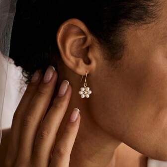 1쌍 꽃 진주 드롭 귀걸이, 웨딩 진주 댕글 귀걸이, 플로럴 귀걸이, 신부 & 브라이즈메이드 주얼리, 그녀를 위한 핸드메이드 선물