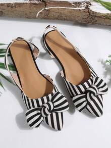 黑白尖头平底乐福鞋，蝴蝶结镂空设计，女士休闲优雅套脚鞋，春秋季
