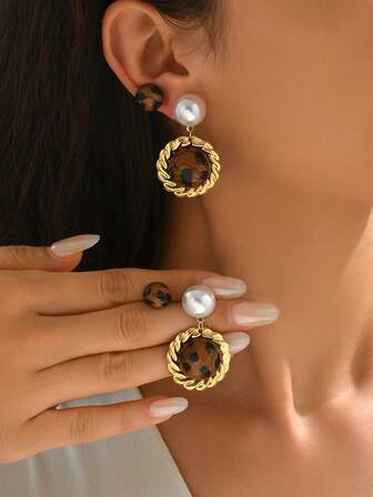 1 Set Leopard Print Faux Pearl & Amber Gradient Color Round Braided Earrings, Fashionable Winter Earrings Suitable For Women's Daily, Party, And Gift For Friends On Valentine's Day And New Year