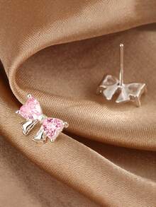 1对S925纯银可爱蝴蝶结锆石耳钉，轻盈奢华，日常佩戴，小巧百搭，适合学生佩戴，低过敏性，情人节礼物，附赠精美礼盒