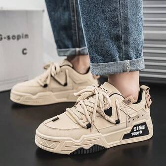 2024 Nya höst-/vintermode med tjock sula och förhöjda sportsneakers för tonårspojkar
