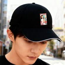 A summer cap with a cute idol illustration on a black base cap, featuring a modern design. sports large head around retro small head around visual Baseball cap snapback low cap breathable snapback cap Duckville cap baseball cap graphic print low cap ball cap fashionable unisex duck cap - ブラック - チェックする 3