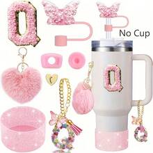 8 Stück Zubehör für 40oz & 30oz Becher, inklusive Strohhalm-Deckel, auslaufsicherer Silikonverschluss, Silikonmanschette, Buchstabenanhänger-Kette, Aufkleber, Herz-Haken, Herz-Pompon-Haarball-Anhänger, für Camping, ideales Valentinstags-Geschenk, Muttertags-Geschenk (ohne Becher)