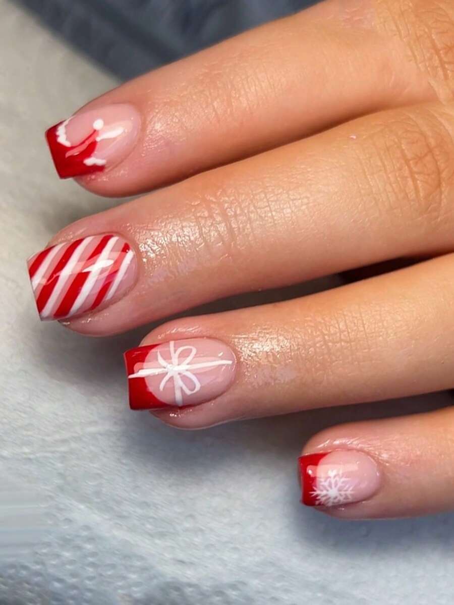 24 Pieces Of Press On Short Nails Christmas Snowflake Cartoon Red False Nails Christmas Nails Short Nails Summer Nails Suitable To Wear Supplies Nail Press On Nails Gift For Women