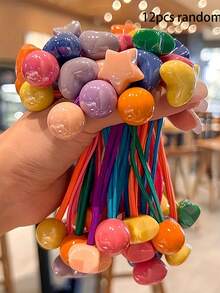 12个可爱彩色发圈套装，包含活力橙、梦幻紫、清新绿等多种颜色。款式多样，饰有星星、小球、爱心等图案，俏皮可爱。弹性十足，呵护秀发，适合女孩和女士使用，可轻松打造辫子、马尾辫和发髻等造型，打造活力吸睛的发型。发圈、马尾辫发绳、发圈、发绳、发圈、发绳、发饰、橡皮筋、美妆家居发饰 - 彩色 - 查看 14