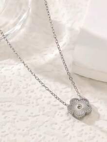 1pc Fashionable & Versatile Women's Stainless Steel Clover Pendant Necklace, Minimalist Choker Necklace For Commuting, Daily Wear, Party
