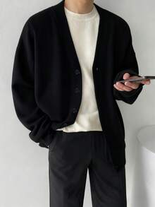 1件青少年男童简约舒适休闲百搭纯色针织开衫毛衣，厚实保暖，适合春、秋、冬三季穿着。 - 黑色 - 查看 3