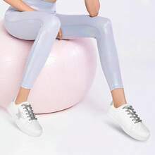 Niluber Star Sneakers For Women Low Top Cushioned White Gold Sliver Leopard Platform Sneakers Lace Up Red Glitter Platform Party ShoesChristmas - 白色/銀色 - 查看 8
