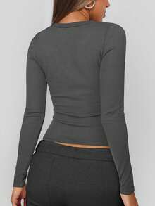 Camiseta ajustada de manga larga con escote de ojo de cerradura acanalado, estilo Y2K, delgada y sexy para salidas - Gris Oscuro - Ver 2
