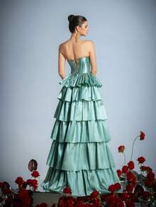 Faeriesty 优雅的无肩带心形领口修身连衣裙，露背系带设计，多层荷叶边下摆及地长裙——是婚礼、正式晚宴、毕业舞会和舞会的理想选择。 - 綠色 - 查看 2