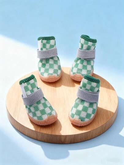 4件套宠物户外鞋，猫鞋，狗鞋，小型宠物鞋，透气鞋套，适合泰迪犬、博美犬、比熊犬、雪纳瑞犬等小型宠物外出时防止弄脏和滑倒