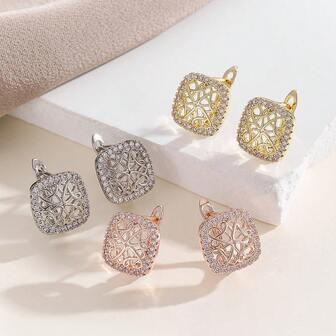 一对方形锆石图案耳环，轻盈奢华优雅，时尚百搭，精美珠宝礼品，女士之选。