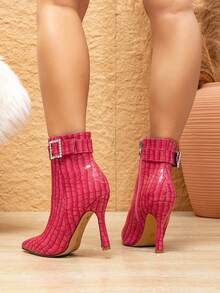 Giày bốt cổ ngắn nữ mới, Thu/Đông, họa tiết da cá sấu, màu hồng fuchsia, mũi nhọn, gót nhọn, khóa vuông đính đá, thích hợp cho Halloween, Giáng sinh, Lễ Tạ ơn, Năm mới và các bữa tiệc. - Màu Hồng Tươi - Xem 8