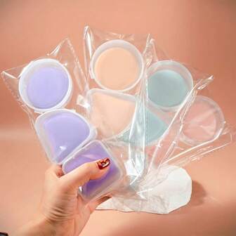 1/3个糖果色气垫粉扑，带收纳盒，柔软亲肤，方便携带，价格实惠，适合作为圣诞礼物、化妆品、化妆工具、平价好物、礼品、女士礼品、圣诞礼物