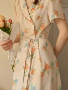 Simple Retro 女士春夏假日印花无袖杏色优雅复古休闲中长连衣裙 - 杏色 - 查看 4