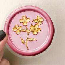 SCXXBSW 50张装封蜡贴纸，酷炫动漫主题，装饰性强，防水耐用。这套经典礼品套装包含可爱的卡通贴纸，非常适合贴在手机壳上，也可以贴在笔记本电脑、手机、水瓶、吉他、滑板、行李箱等各种物品上。开启你的DIY创意之旅，让它们成为万圣节和圣诞节礼物的绝佳选择。