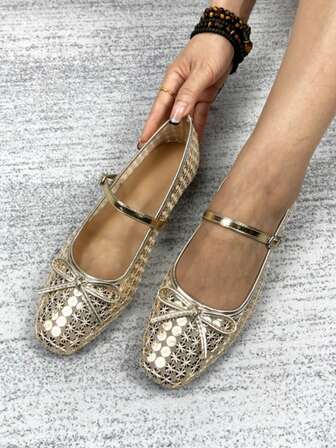 女士金色圆亮片网纱方头软底纯色鞋，简约蝴蝶结和绑带装饰，透气舒适一脚蹬芭蕾舞鞋，适合春夏穿着，法式玛丽珍休闲鞋