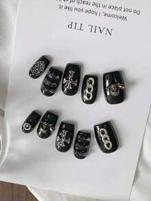一套深色系甜美时尚纯色短款美甲贴片，手工制作涩谷Y2K风格美甲贴纸，高端简约时尚，适合派对、生日、聚会及各种场合。手工美甲贴片 - 黑色 - 查看 2