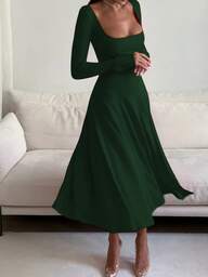 上質なフィッティングミドル丈ドレス、ウエストシェイピング、ノースリーブ、エレガントなキャミソール スクエアネック 無地 Aラインウエスト マキシドレス レディース